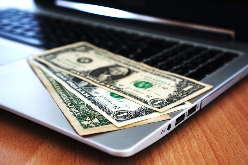 Как заработать деньги, сидя дома в Интернете