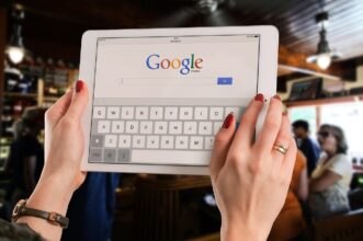 Отслеживание и проверка рейтингов своих ключевых слов для веб-сайта и конкурентов в Google